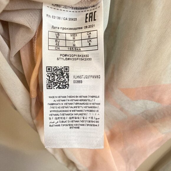 NWT GUESS Tatiya Layered Mesh Top, size Medium - Picture 10 of 11